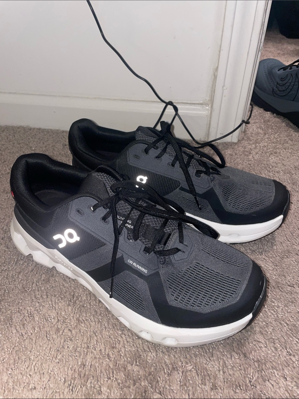 On Running Cloudstratus Men’s Running Shoes — Black and Gray 11 1/2 WIDE